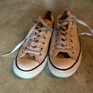 Converse chuck taylor white sneakers
